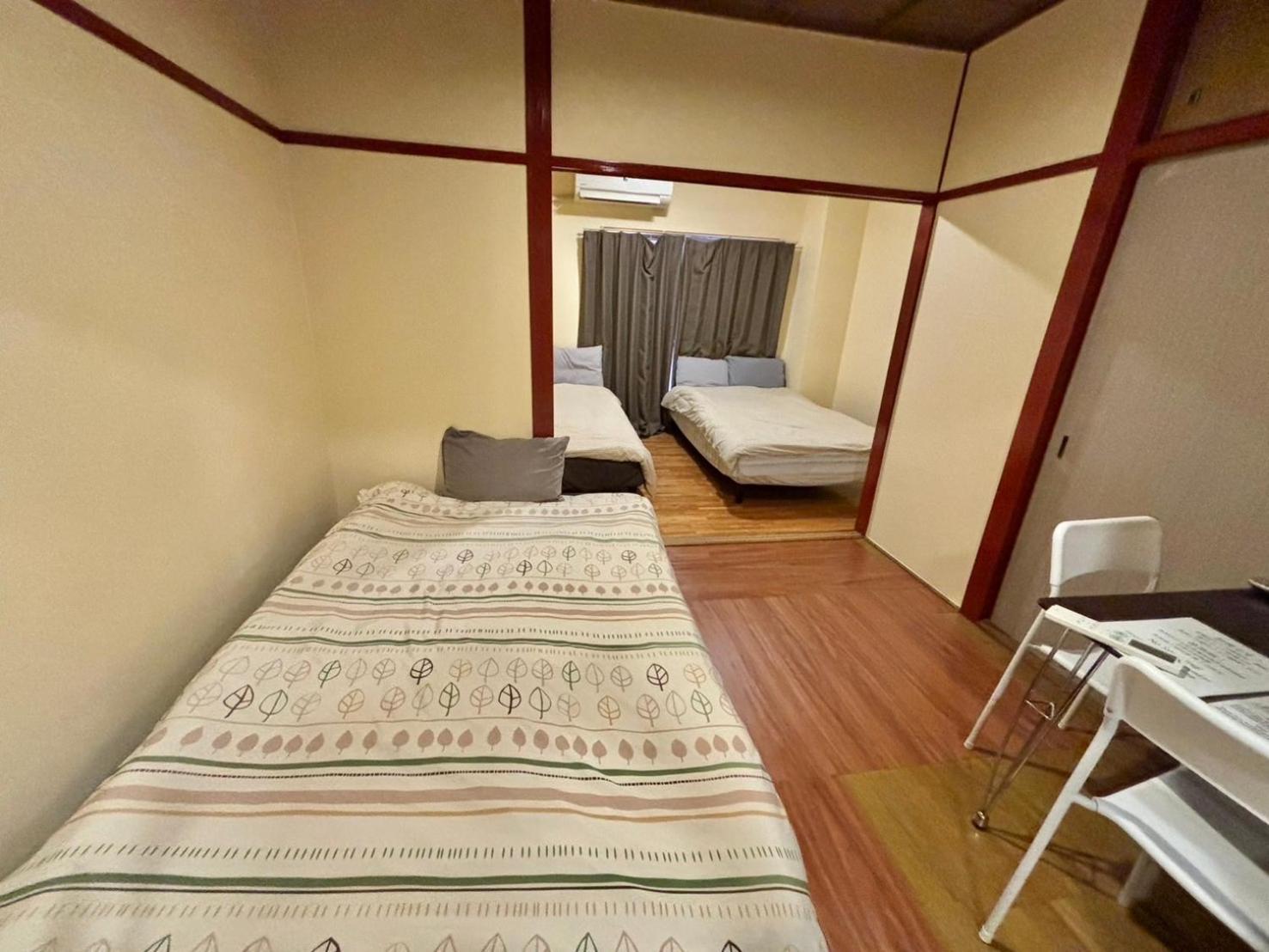 Three Beds With Kitchen By Shinsaibashi