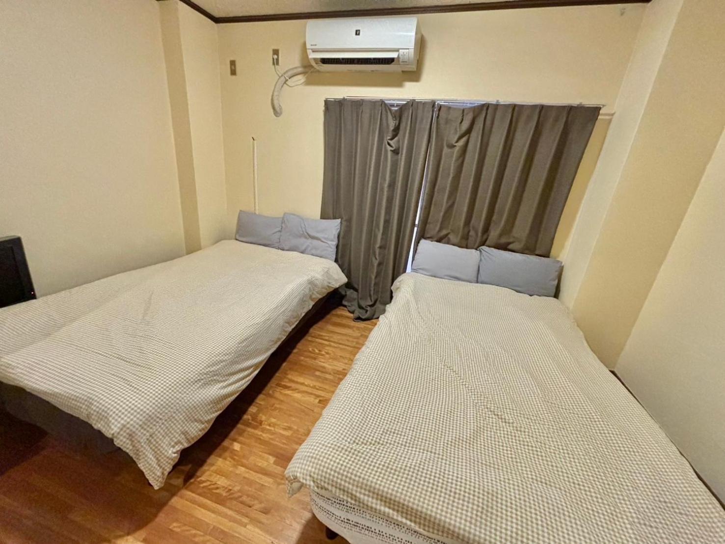 Three Beds With Kitchen By Shinsaibashi